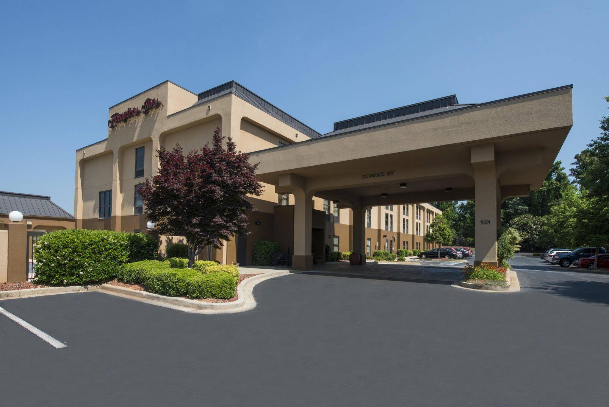 Hampton Inn Greenwood Exterior photo